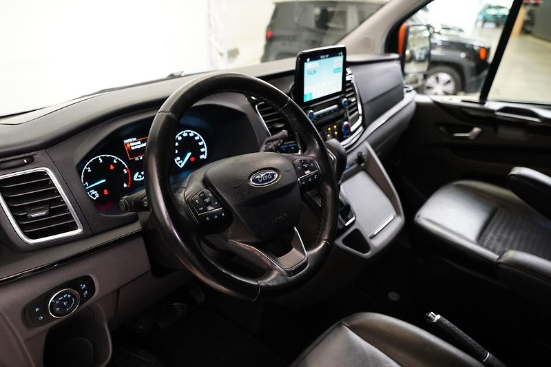 Ford Tourneo Custom - fotka 14 z 28