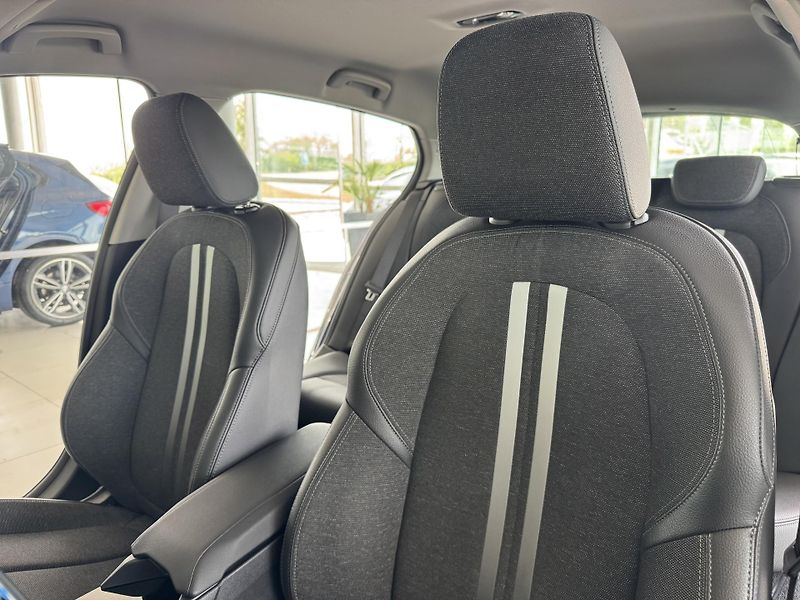 BMW Řada 1 118i AUT*SportLine*FullLED*DPH - fotka 13 z 33