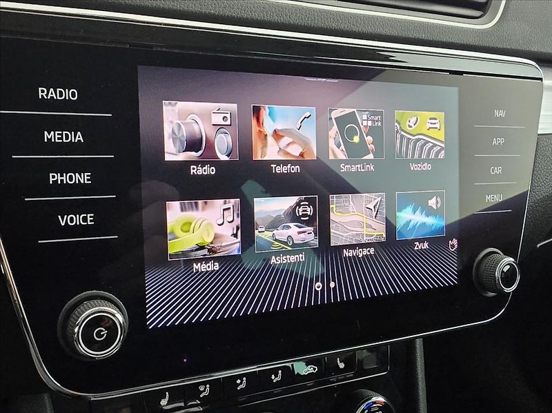Škoda Superb 2,0 Style+, ACC, Virtual, Kame - fotka 11 z 25