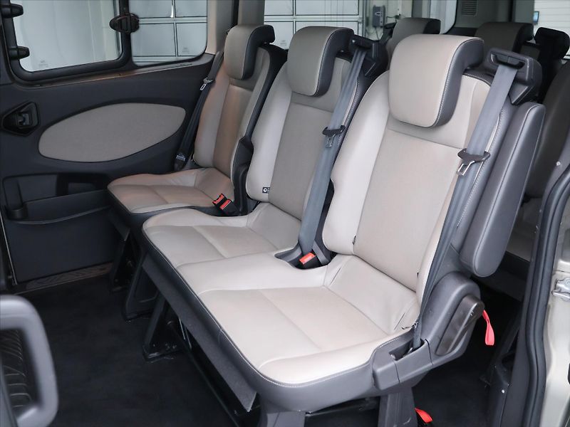 Ford Tourneo Custom 2,0 TDCI 125kW Titanium CZ DPH - fotka 14 z 32