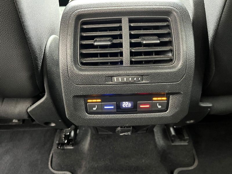 Volkswagen Touran (2020) 2.0 TDi DSG LED Webasto TOP - fotka 9 z 21