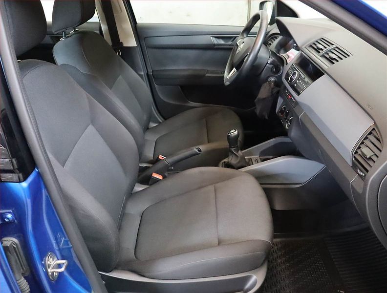 Škoda Fabia (2018) JOY 1.0 TSI, ČR,1.maj - fotka 9 z 17