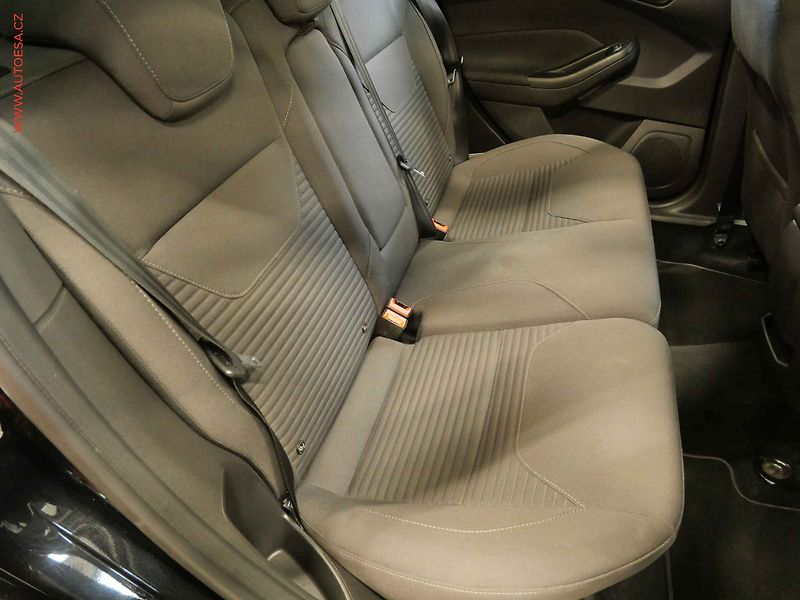 Ford Focus (2016) 1.5TDCi, 2.maj,ČR, Klima - fotka 13 z 21