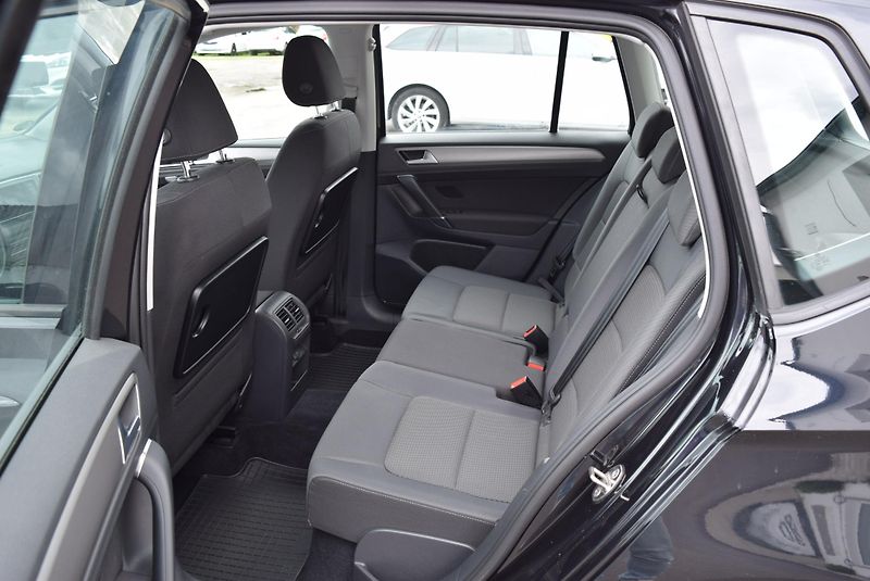 Volkswagen Golf Sportsvan (2016) 1.4TSI 92kw CLBMT TAŽNÉ NAVI  - fotka 14 z 50