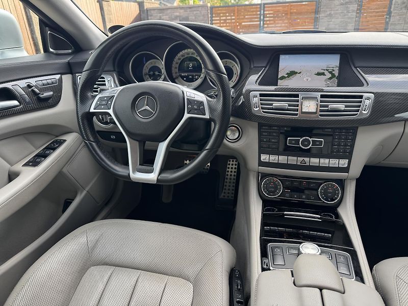 Mercedes-Benz CLS (2014) 350 CDI, 4Matic, AMG - fotka 17 z 64