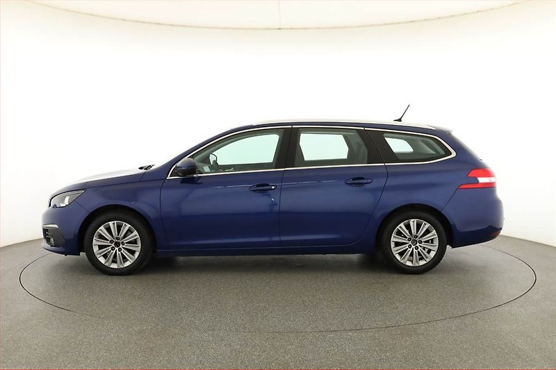 Peugeot 308 (2018) 2.0 BlueHDi, Automat - fotka 3 z 16