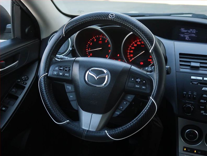 Mazda 3 (2011) 1.6, Tempomat, Park. senzory - fotka 17 z 17