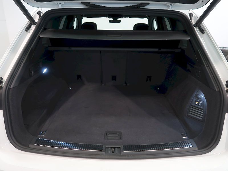 Volkswagen Touareg (2021) R-LINE 3.0TDI 170KW 4x4  TAŽNÉ - fotka 39 z 44