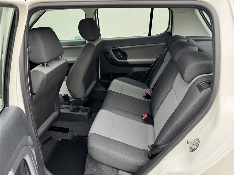 Škoda Fabia 1,4 i 16V tažné DPH 1.maj. ČR - fotka 19 z 45