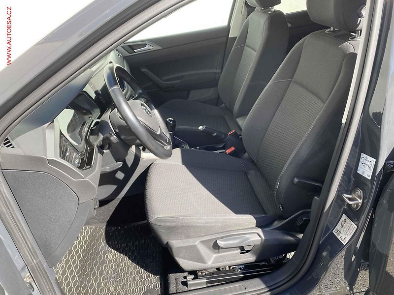 Volkswagen Polo (2018) 1.0i, Comfortline, park. - fotka 9 z 17