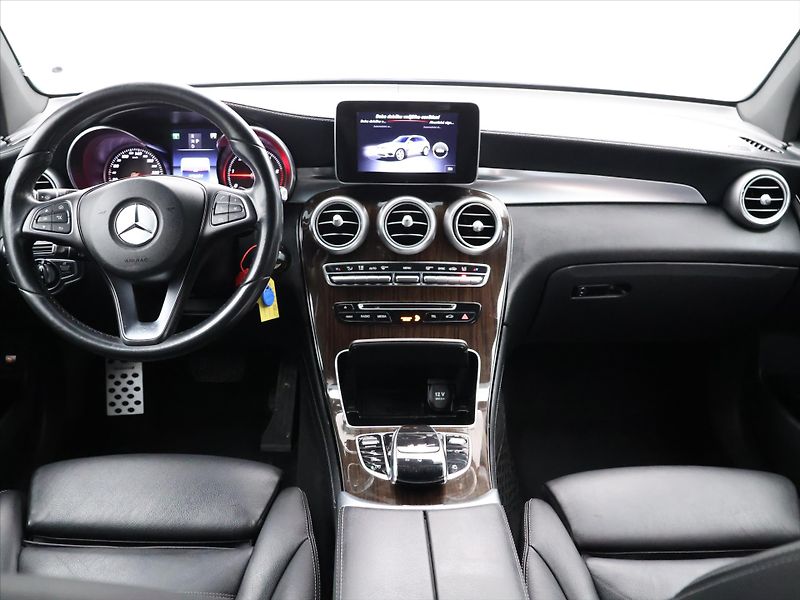 Mercedes-Benz GLC 2,1 220d 125kW 4Matic Aut. LED - fotka 33 z 41