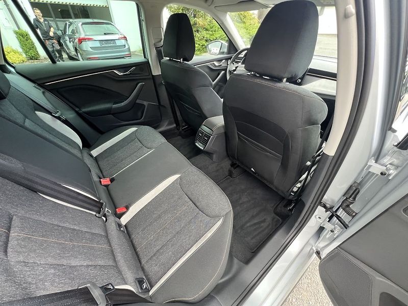 Škoda Kamiq Top Selection 1.0 TSI 85 kW - fotka 17 z 29