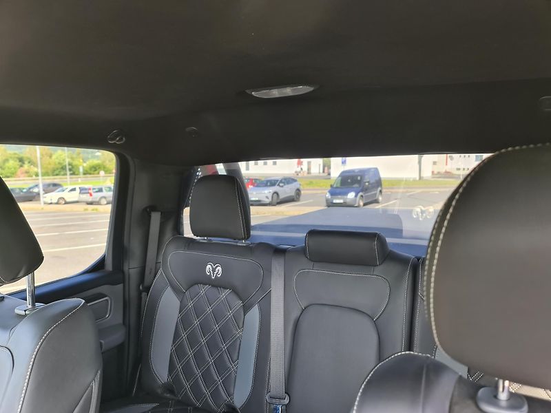 Dodge RAM 1500 (2022) 5.7 HEMI 4x4 BIGHORN LPG - fotka 41 z 67