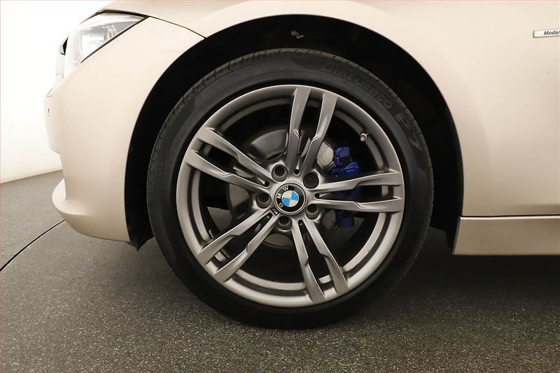 BMW Řada 3 (2014) 320 d xDrive, 4X4, Automat - fotka 20 z 20
