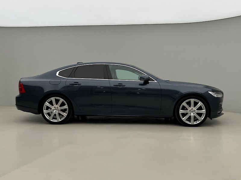 Volvo S90 D4 MOMENTUM 1. maj. - fotka 8 z 43