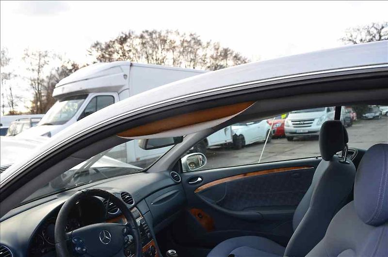 Mercedes-Benz CLK (2005) 200 KOMPRESOR ELEGANCE 120KW - fotka 15 z 24