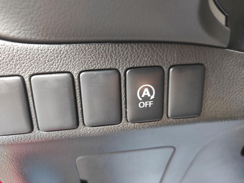 Mitsubishi Outlander 2.2D 110kW 6 st. MAN 4X4 7Míst - fotka 27 z 44