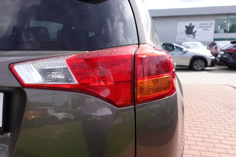 Toyota RAV4 2.0 VVTi Multidrive S  Active - fotka 32 z 33