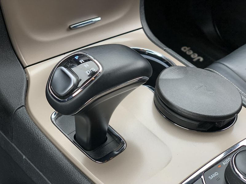 Jeep Grand Cherokee 3.0CRD LIMITED NAVI KAMERA  - fotka 30 z 52