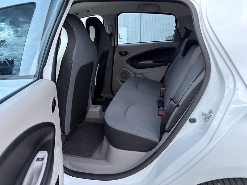 Renault ZOE SoH 92.8% 65 kW - fotka 7 z 19