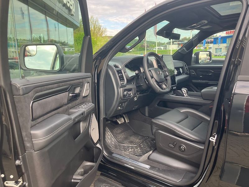 RAM 1500 (2025) 3.0 I6 548k RHO - fotka 18 z 56