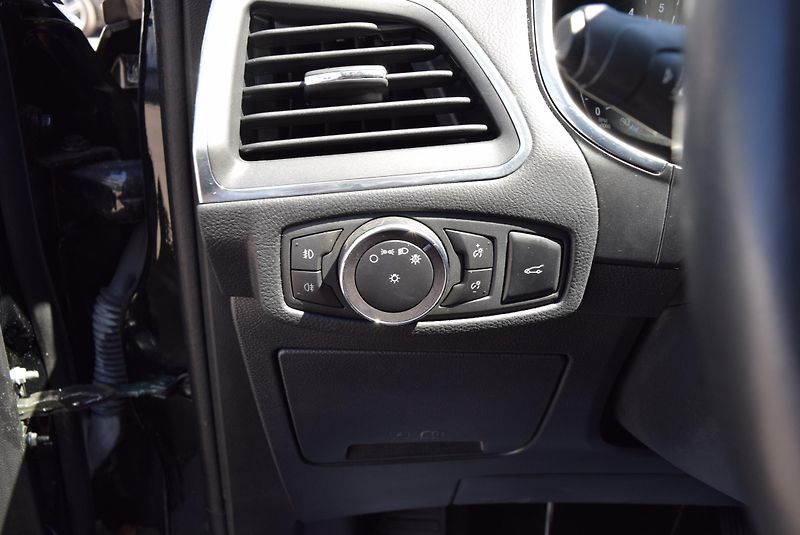 Ford S-MAX (2019) 2.0TDCi 110kw TITANIUM LED KAM - fotka 35 z 50