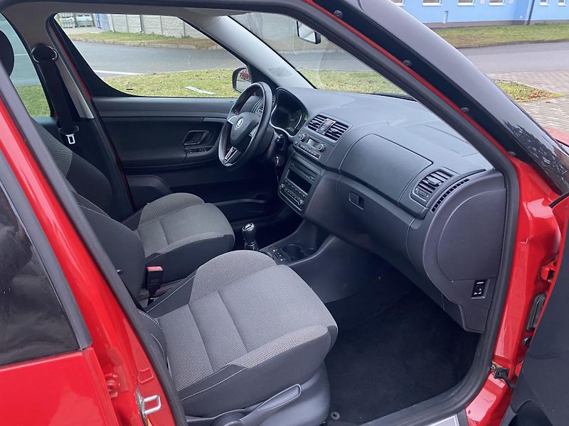 Škoda Roomster (2014) 1.2TSi MODEL NOIRE - fotka 39 z 65