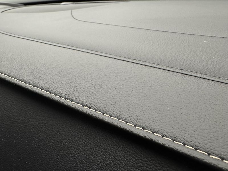 Volvo XC90 B5 AWD R-DESIGN AUT - fotka 18 z 53
