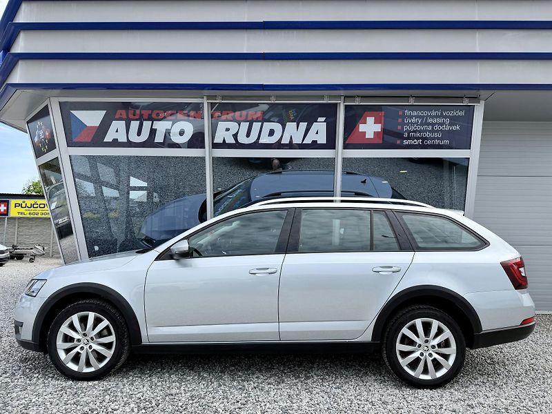 Škoda Octavia Scout 2,0 TDI 4x4 Automat  - fotka 14 z 37