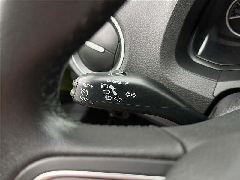 Škoda Citigo 1,0 AUTOMAT NAV SENZORY VÝHŘEV - fotka 9 z 30
