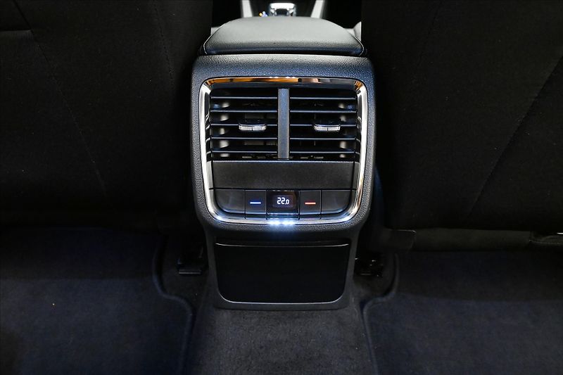 Škoda Octavia 2,0 TDI 110 kW DSG STYLE Záruk - fotka 22 z 32