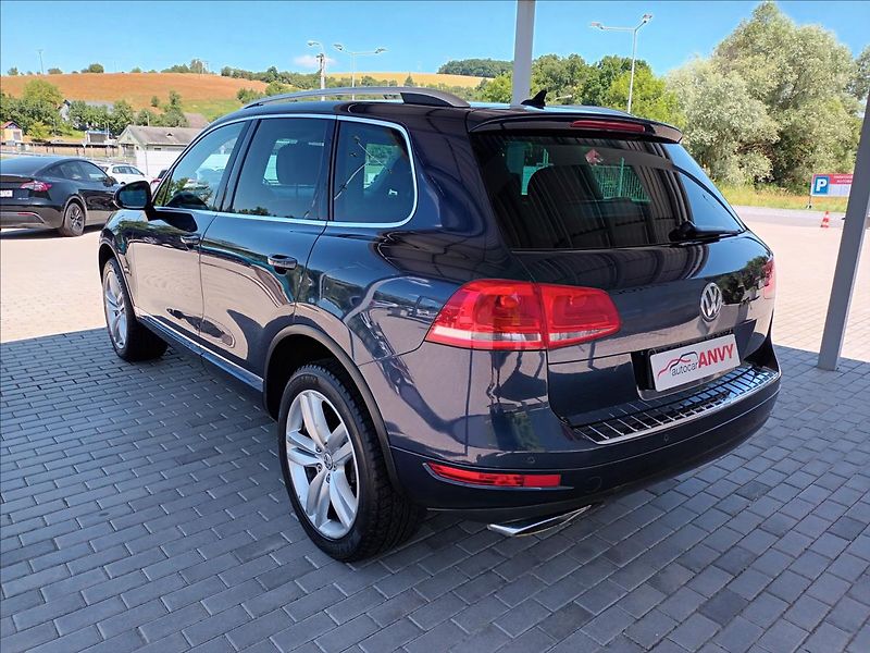 Volkswagen Touareg 3,0 TDI,176KW,NAVI,KŮŽE,PRUŽIN - fotka 7 z 46