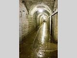 Chodba v pevnosti Fort Douaumont u Verdunu.