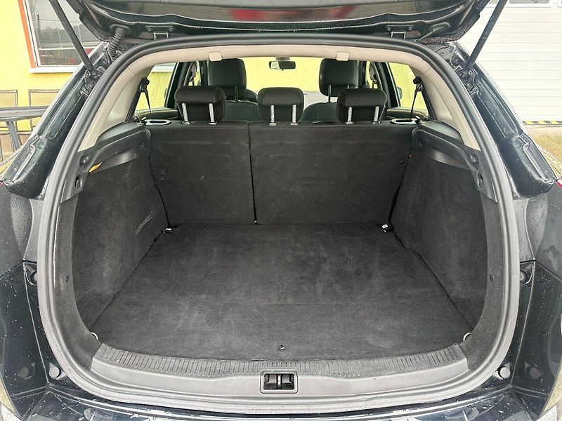 Renault Mégane III Sportour 1.5 DCi 81kW/Navi - fotka 18 z 34