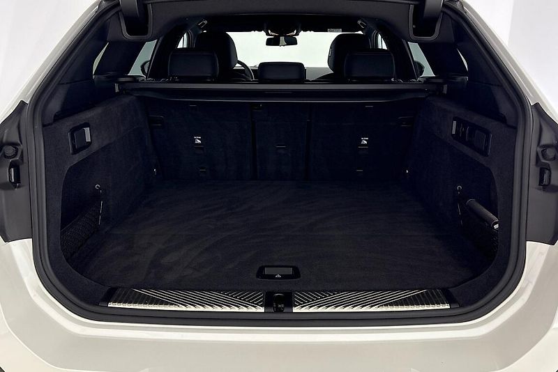 BMW Řada 5 540d xDrive Touring - fotka 9 z 25