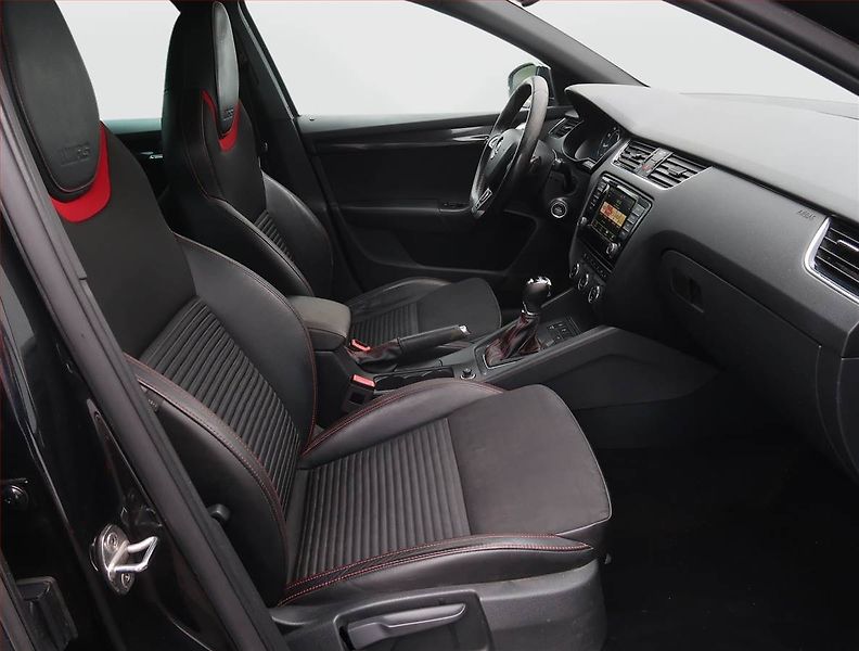 Škoda Octavia (2015) RS 2.0 TSI, Automat - fotka 9 z 22