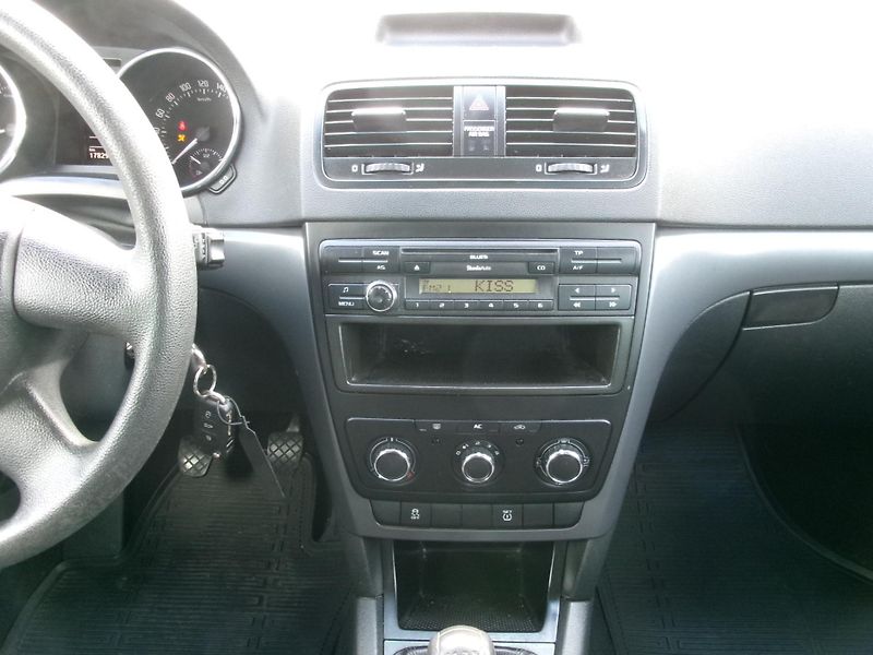 Škoda Yeti 2,0TDI KLIMA 81kW - fotka 21 z 26