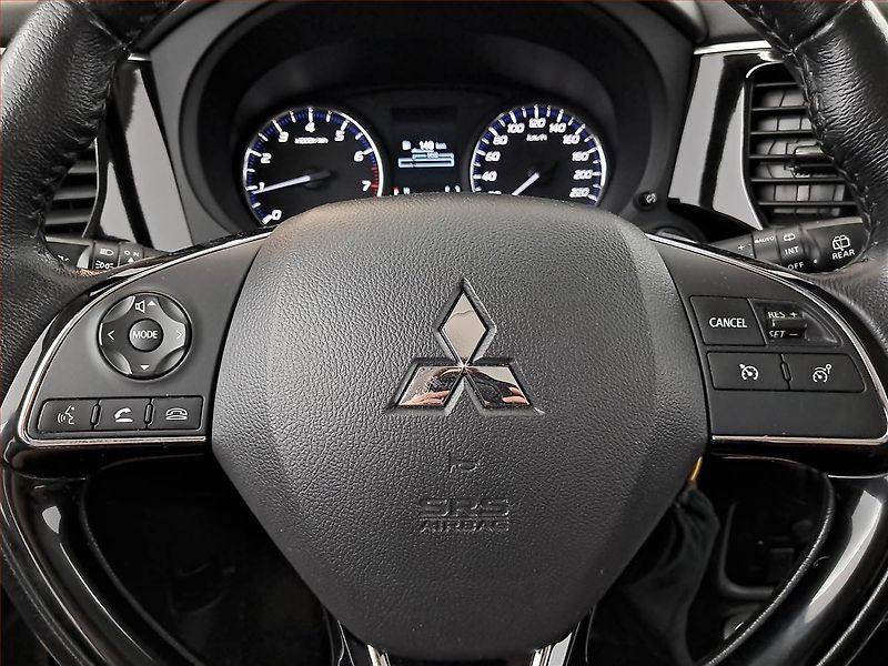 Mitsubishi Outlander (2017) 2.0, Tempomat, Park. senzory - fotka 15 z 17