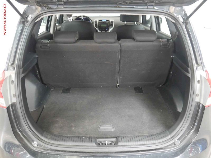 Hyundai ix20 (2011) 1.4i, ČR, AC, park.asist - fotka 7 z 17