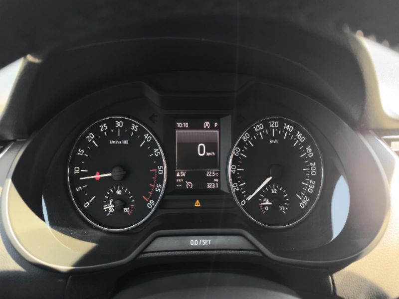 Škoda Octavia 2.0 TDi DSG Style - fotka 11 z 26