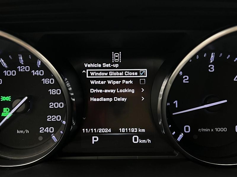 Land Rover Range Rover Sport 3.0 TDV6 HSE AWD AUT - fotka 30 z 37