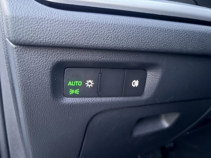Škoda Octavia 2.0TDI 110KW DSG LED VIRTUAL - fotka 13 z 53