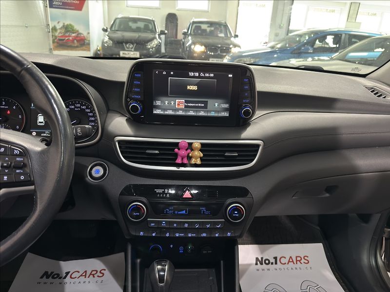 Hyundai Tucson 2,0   CRDI 4X4 136KW PREMIUM - fotka 23 z 38