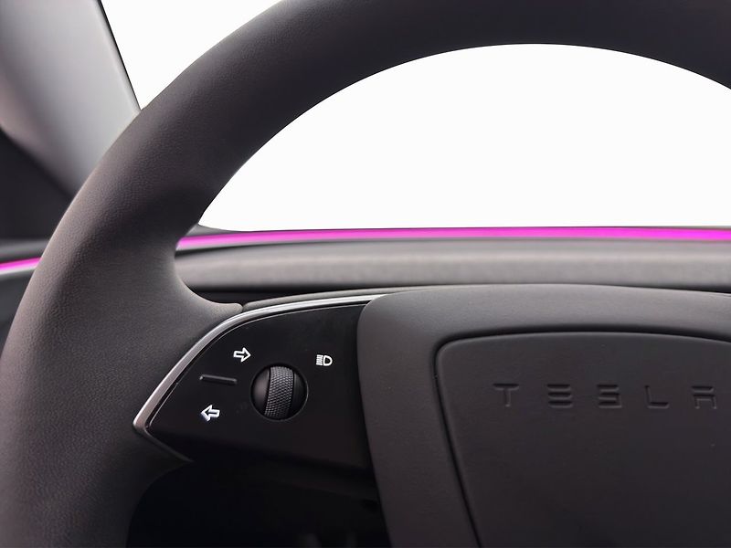 Tesla Model 3 Long Range AWD Highland Tažné - fotka 21 z 25
