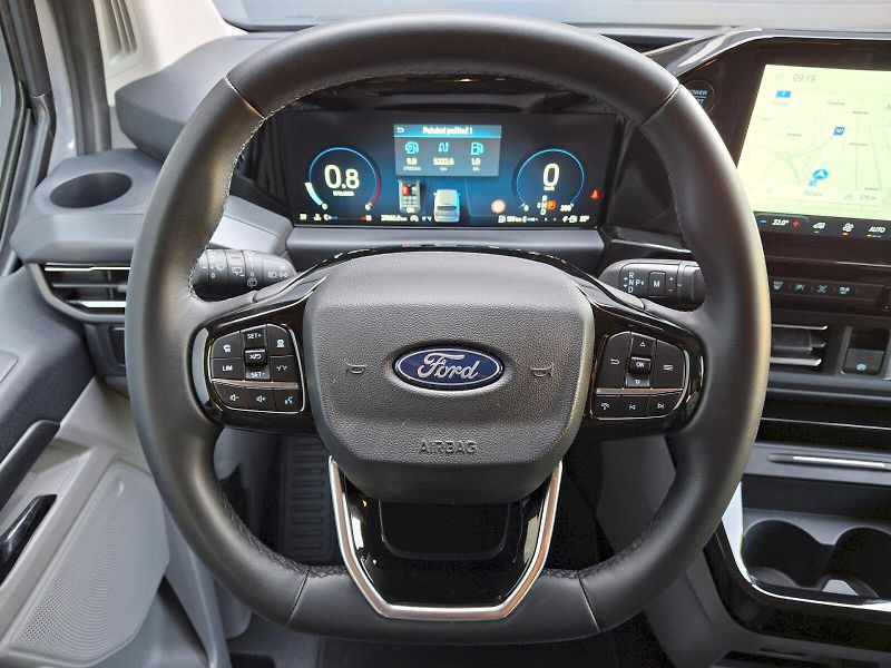 Ford Tourneo Custom (2025) L2 Titanium X AWD 2,0 EcoBlue - fotka 18 z 35