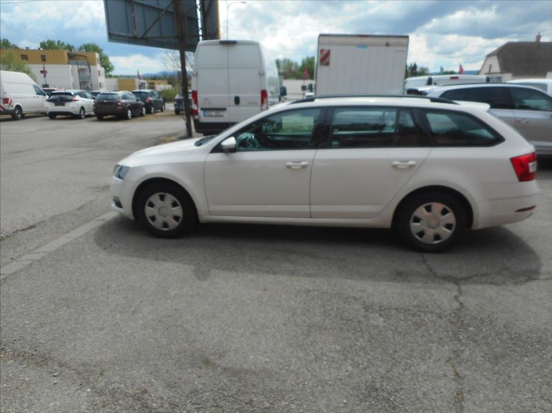 Škoda Octavia 1,6 TDi - fotka 8 z 22