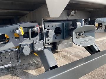 Mercedes-Benz Actros (2021) 2540 6x2 valník + HR - fotka 12 z 19