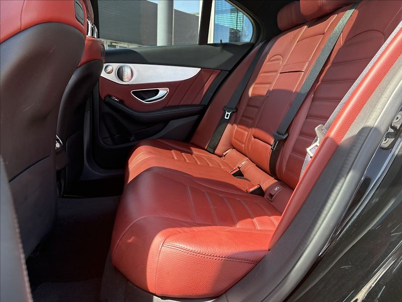 Mercedes-Benz Třídy C 2,0 C 300 d 4M ČR, 1.maj - fotka 15 z 22
