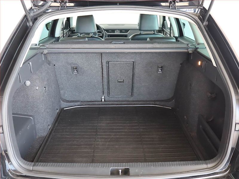 Škoda Octavia (2018) 1.6 TDI, Automat, Kůže, Navi - fotka 14 z 23