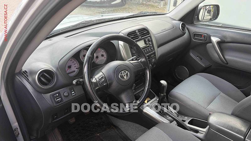 Toyota RAV4 (2004) 2.0 D-4D 4x4, STK8/28 - fotka 3 z 3